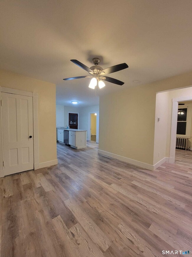 Building Photo - 564 High St