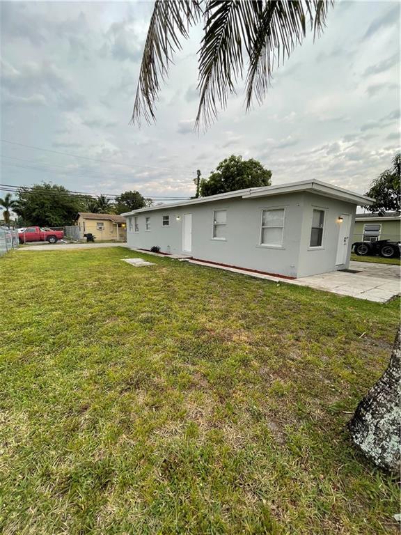 Building Photo - 918 NW 24th Ave