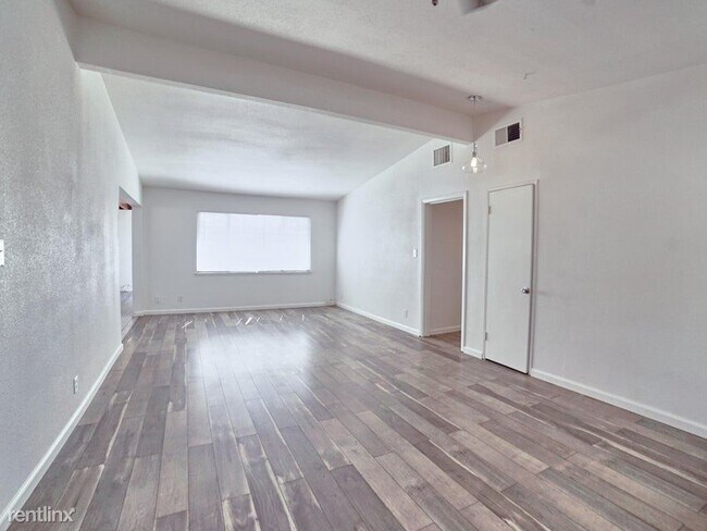 Building Photo - 3 br, 2 bath House - 1120 Avenue J 14