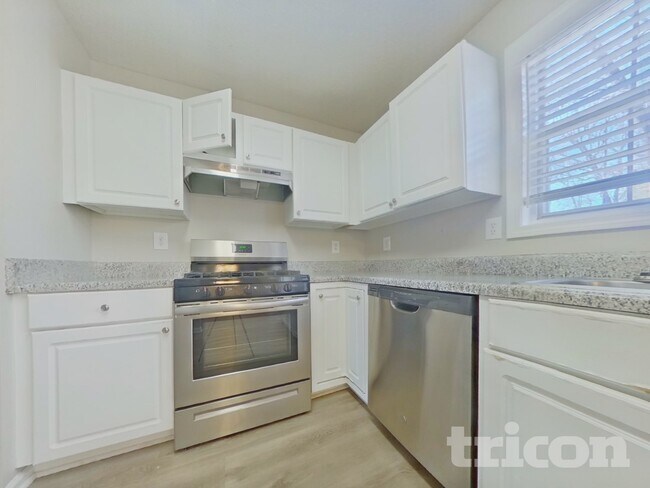 Foto del edificio - 1221 Wandering Vine Ct SE