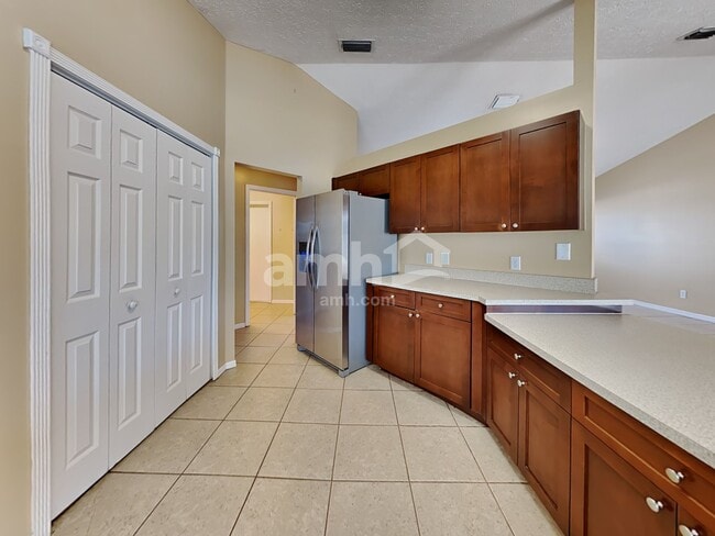 Building Photo - 1501 SE Mariana Rd