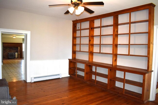 Building Photo - 12979 Buchanan Trail W
