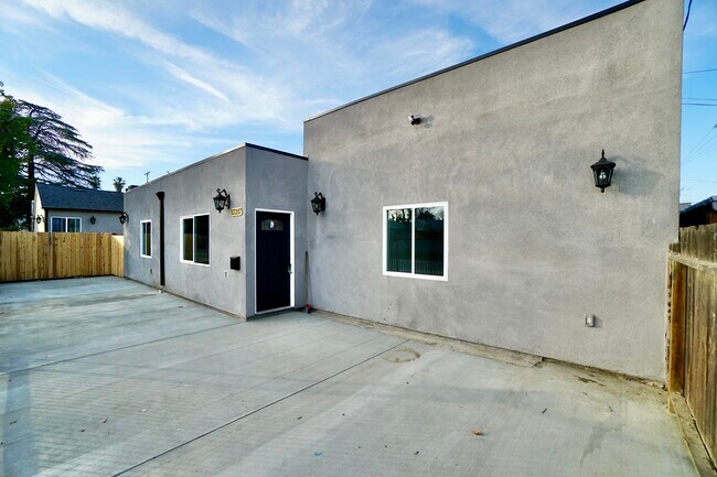 Building Photo - 6702 Saint Clair Ave