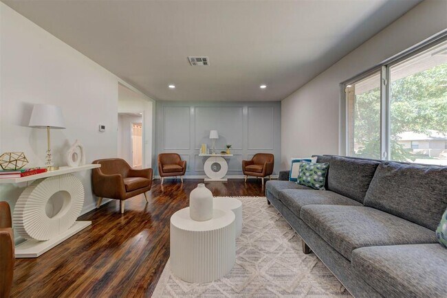 Foto del edificio - 1510 Melrose Dr