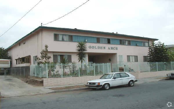 Foto del edificio - Golden Arch
