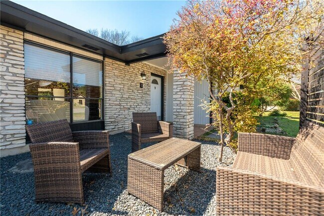Foto del edificio - 2303 Preston Trails Cove