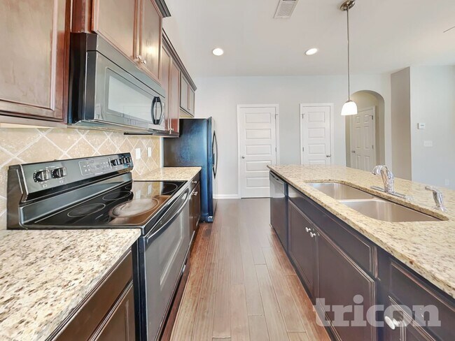 Foto del edificio - 368 Lossie Ln