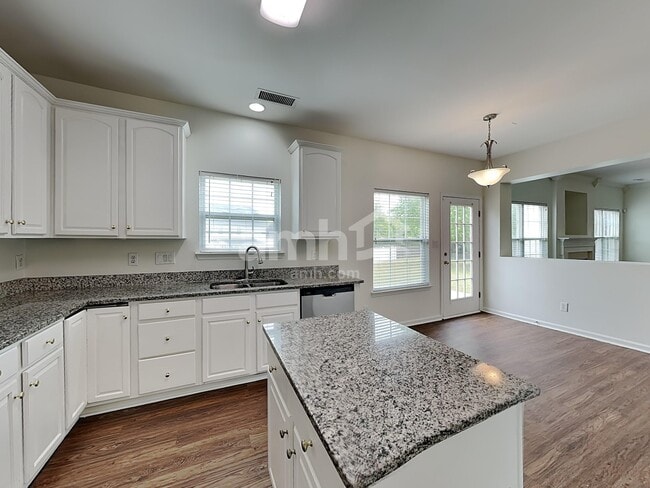 Building Photo - 7009 Pine Cone Ln