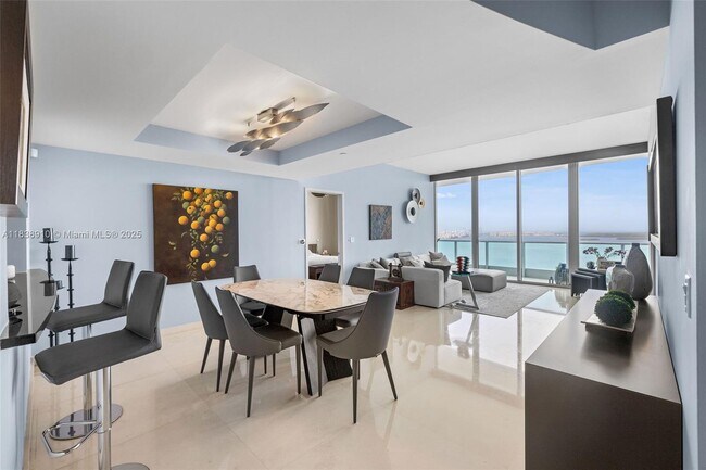 Foto del edificio - 1331 Brickell Bay Dr