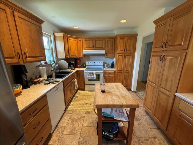 Building Photo - 1270 NY-38B
