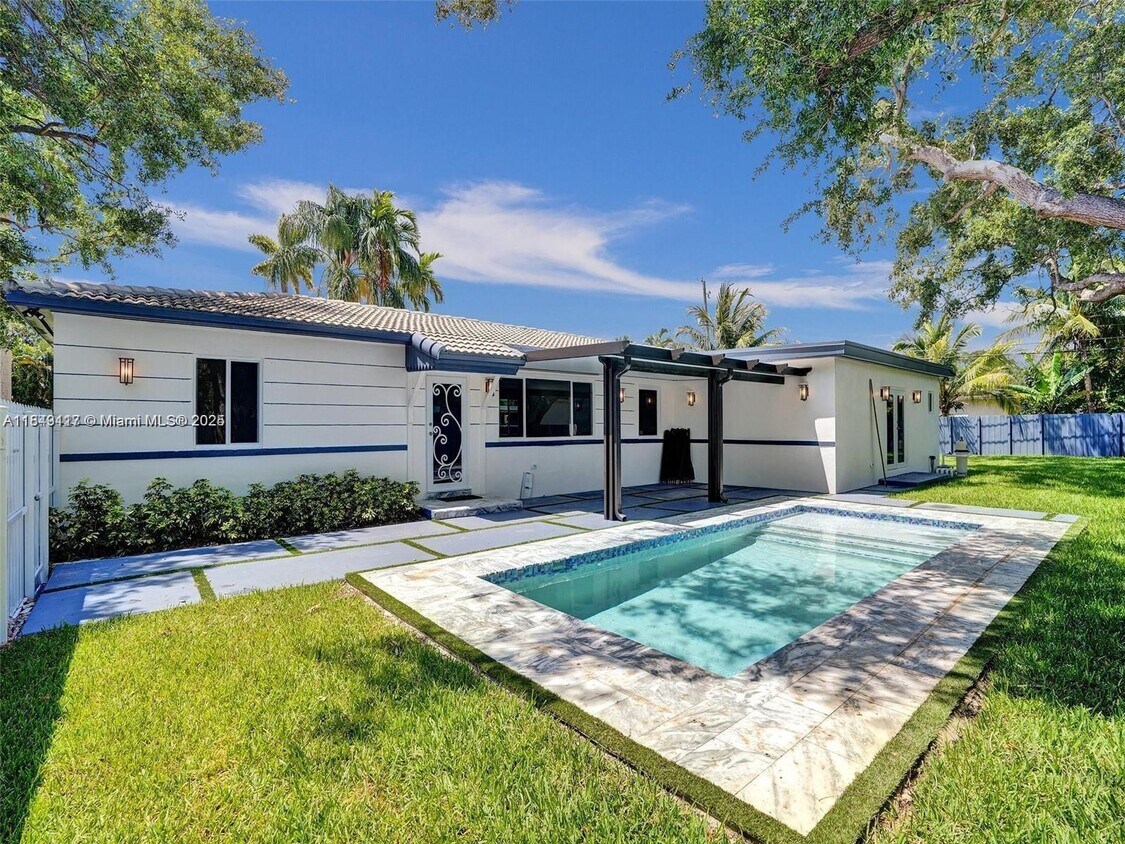 Foto principal - 11102 NE 9th Ct
