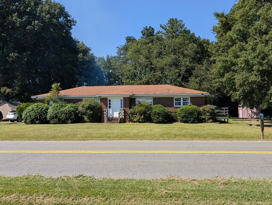 Primary Photo - 1113 Auten Rd