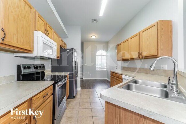 Building Photo - 452 Bay Leaf Dr