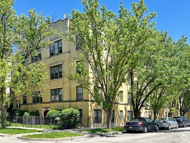 Building Photo - 2856 W Cullom Ave