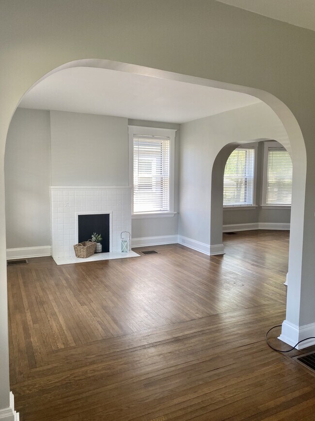 Foto del edificio - 2127 Slane Avenue