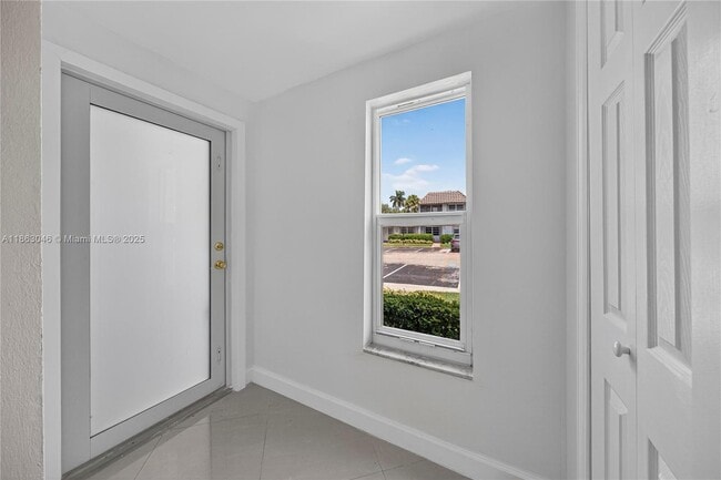 Building Photo - 301 Bonaventure Blvd