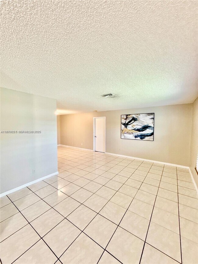 Foto del edificio - 7150 NW 46th St