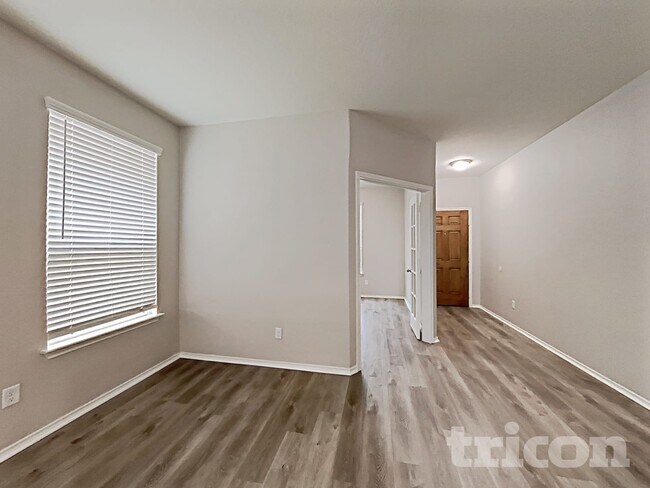 Building Photo - 221 Texas Thistle