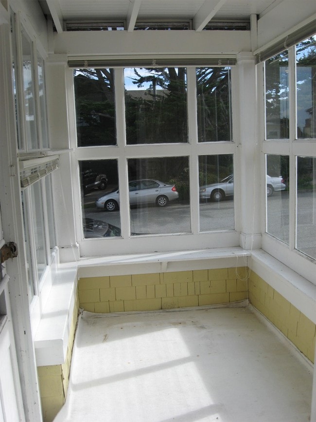 Building Photo - 124 Grand Ave