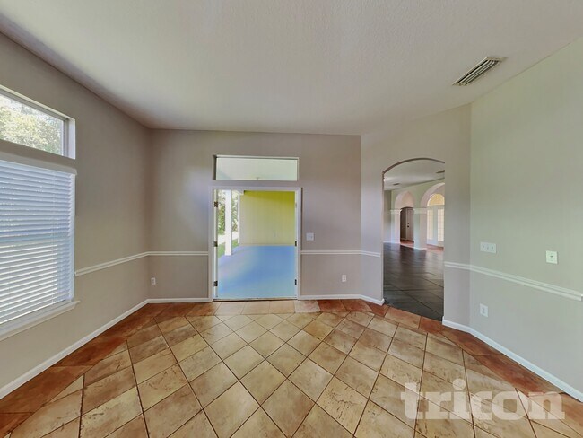 Foto del edificio - 928 Heritage Lakes Dr