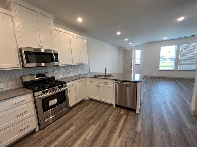 Building Photo - 4561 Bishop St