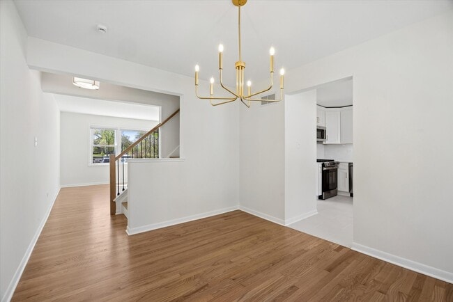 Foto del edificio - 4396 Central Ave