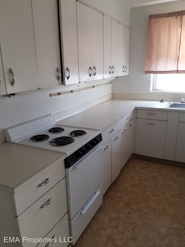 Building Photo - 3 br, 2 bath Apartment - 920 N 2nd Street