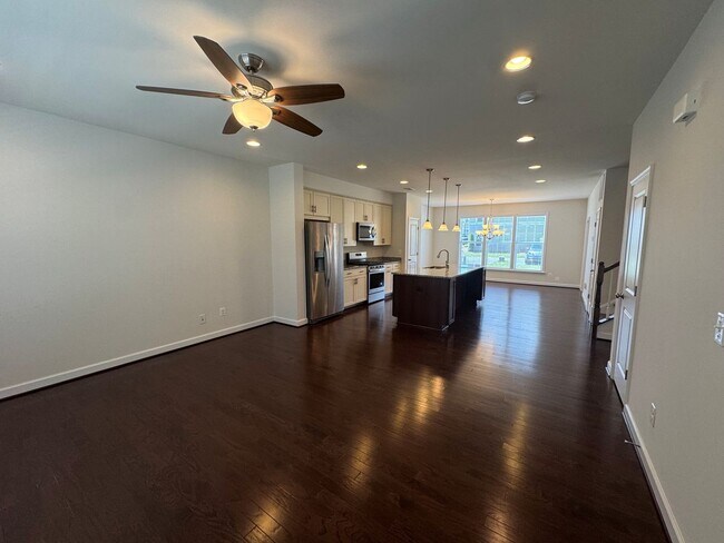 Foto del edificio - Preston Lake Townhouse