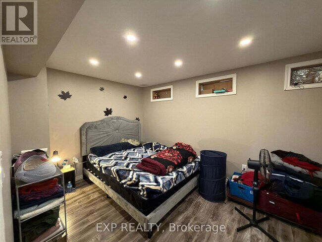 Building Photo - 31 Denali Cres