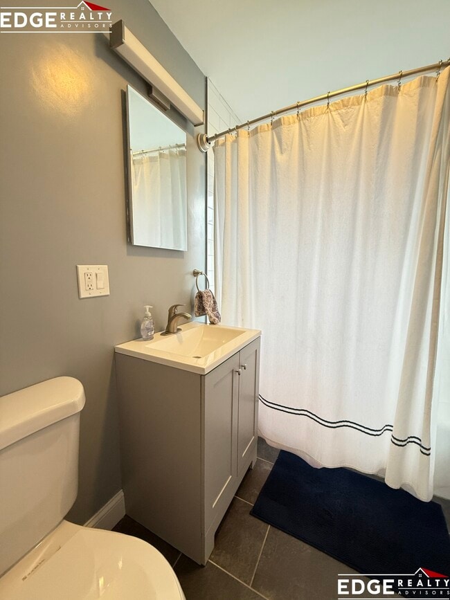 Building Photo - 9 Brooksdale Rd