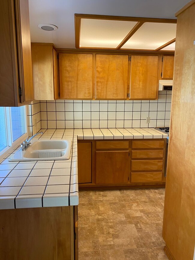 Foto del edificio - 3 Bed-2 Bath Tri-Level Home in El Cajon