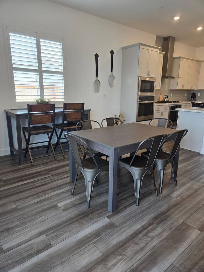 Foto del edificio - Brand New Lennar Home in Antelope For Rent...