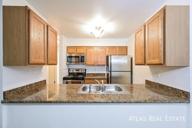 Building Photo - 14701 E Tennessee Dr