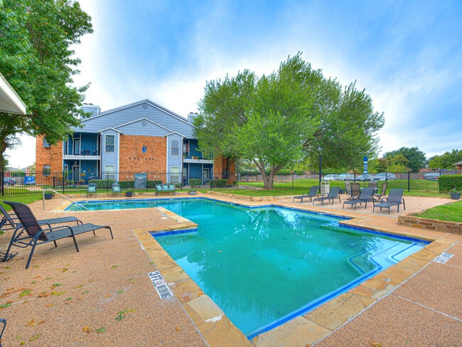 Building Photo - Bear Creek Villas