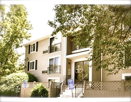 Primary Photo - 2 Village Hill Ln