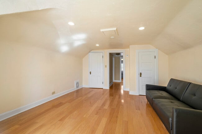 Building Photo - 2615 E 12th Ave