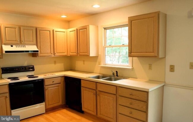 Building Photo - 4134 Kittatinny Dr
