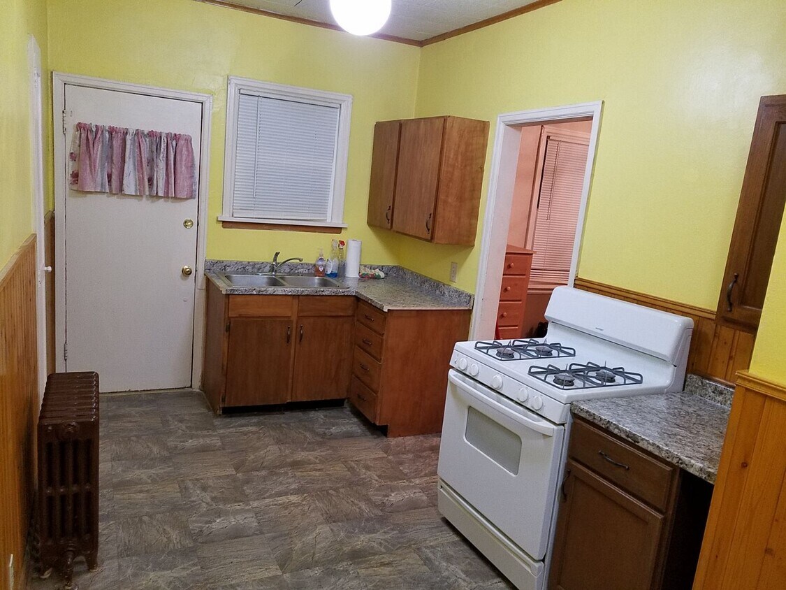 1003 Clark St, Rock Springs, WY 82901 Apartments in Rock Springs, WY