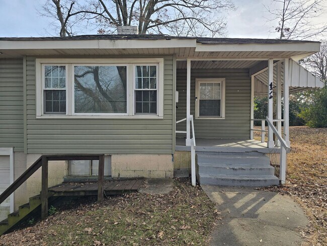 Building Photo - 3-4 Bed 1.5 Bath -25th Street West -Birmingham, Alabama