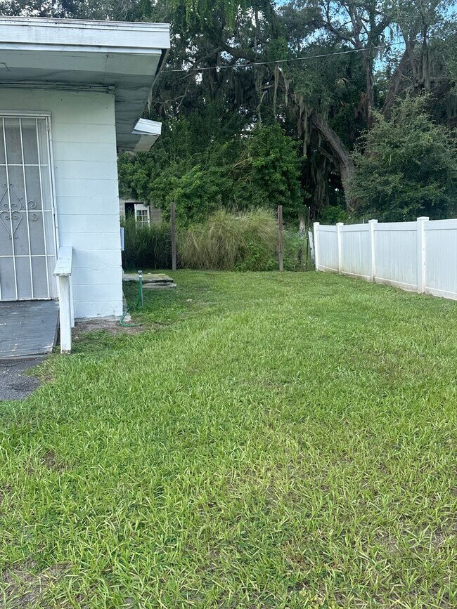 Foto del edificio - 823 Ave R NE