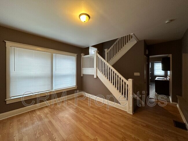 Building Photo - 646 N Hamilton Ave