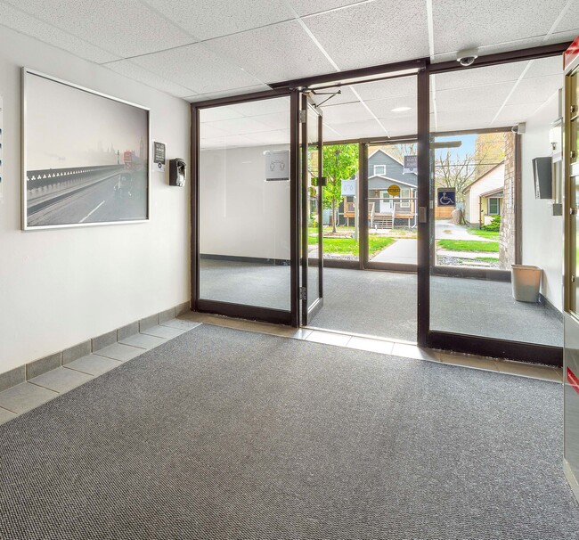 Building Photo - Sandilands Tower Apartments