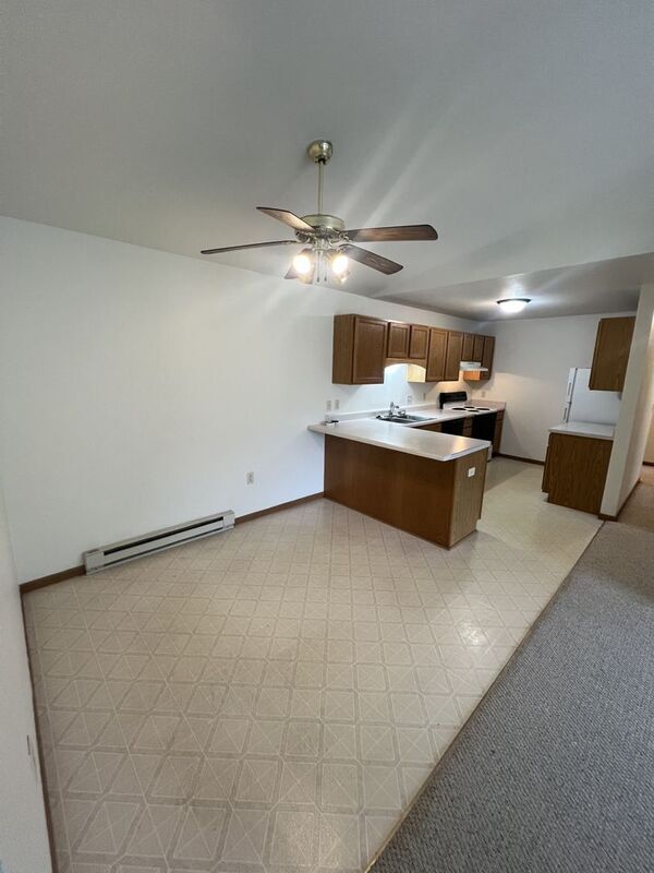Foto del edificio - 610 Creek Rd