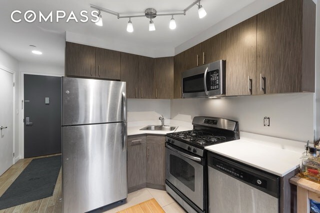 Building Photo - 59 Orient Ave