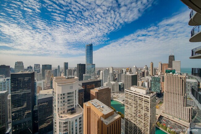 Foto del edificio - 200 N Columbus Dr