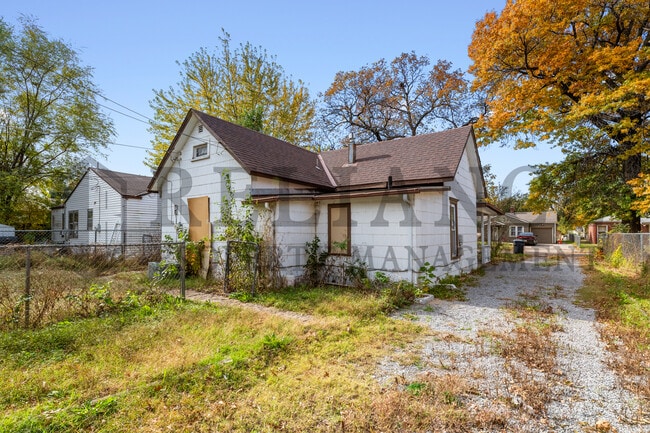 Foto del edificio - 1934 N Burns Ave