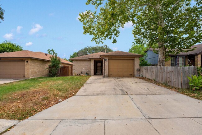 Foto del edificio - Charming 3-Bedroom, 2-Bath Open Concept Home in San Antonio, TX