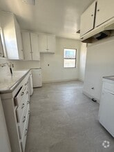 Building Photo - 927-929 Lincoln Blvd