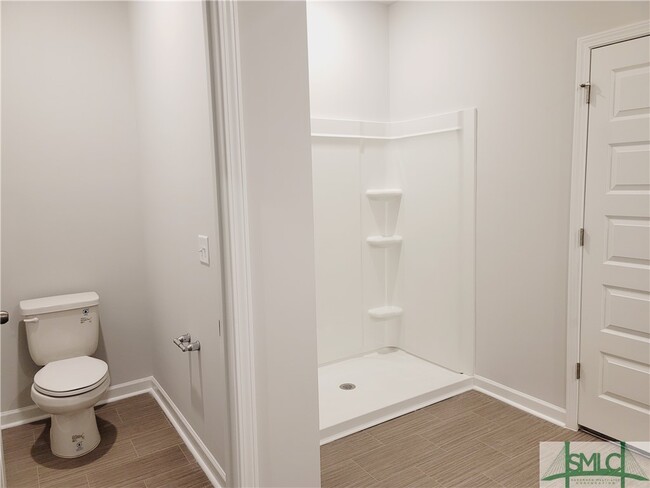 Building Photo - 275 Lillian St