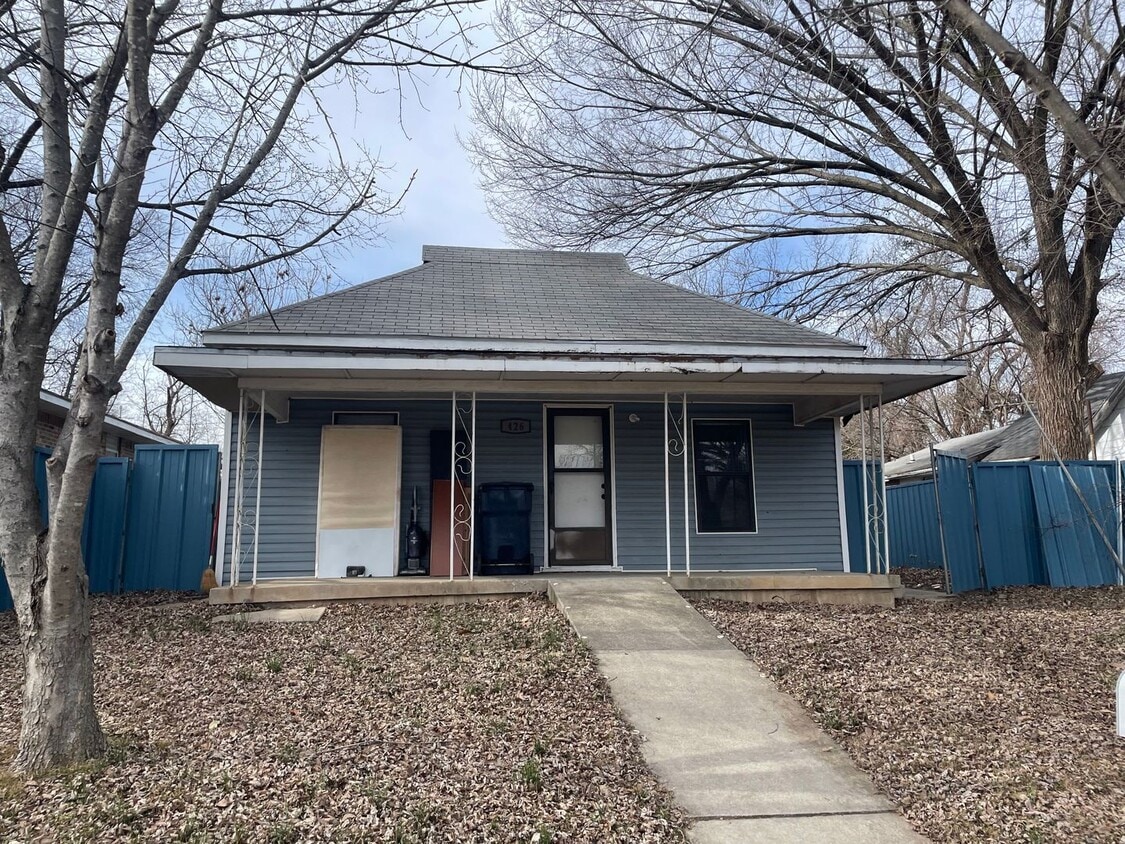 Primary Photo - RENT-TO-OWN 3 Bedroom Home with Large Back...